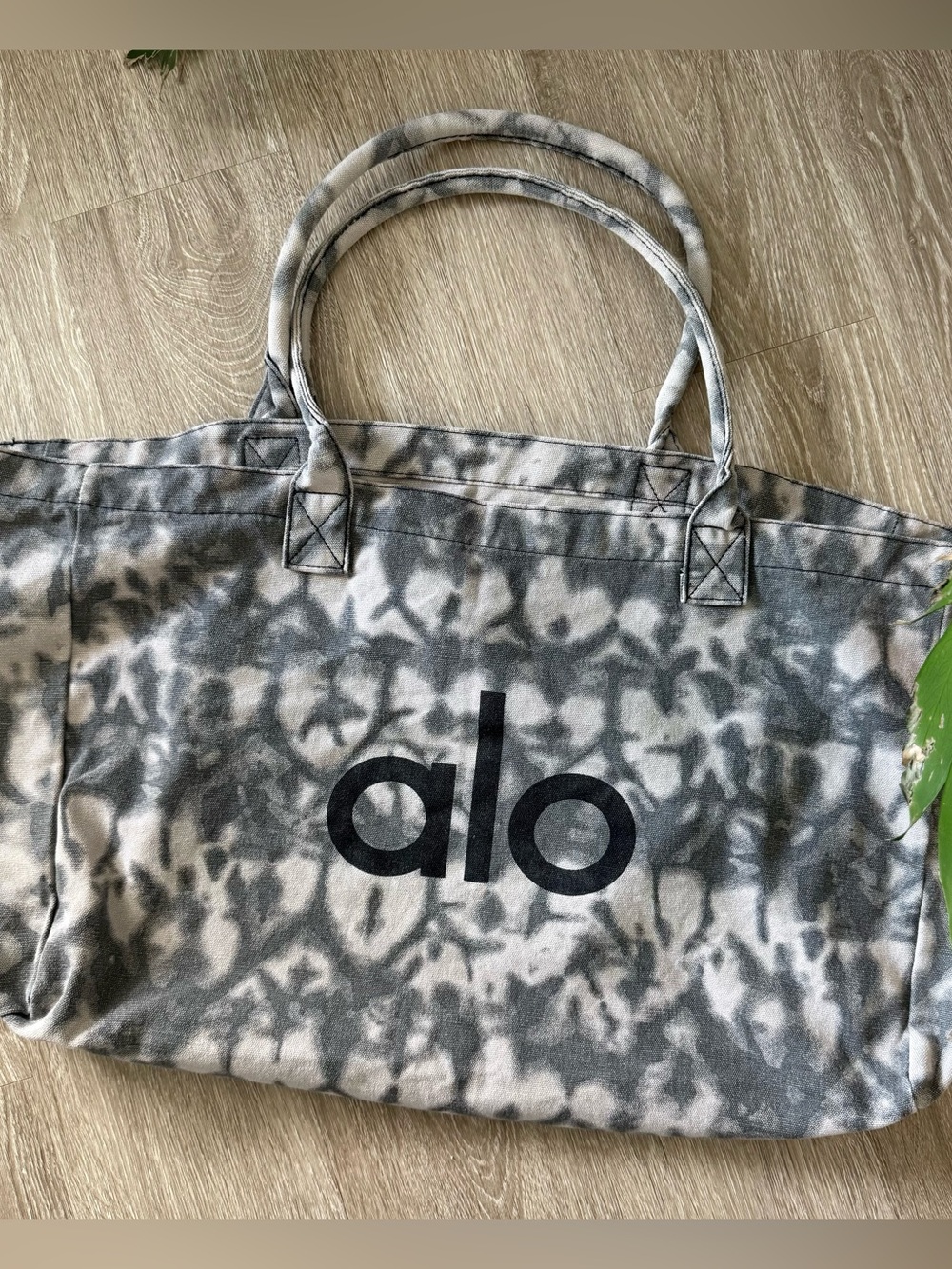 Alo Yoga Tie Dye Canvas Tote Bag Grey Black Oversized Gym Weekender